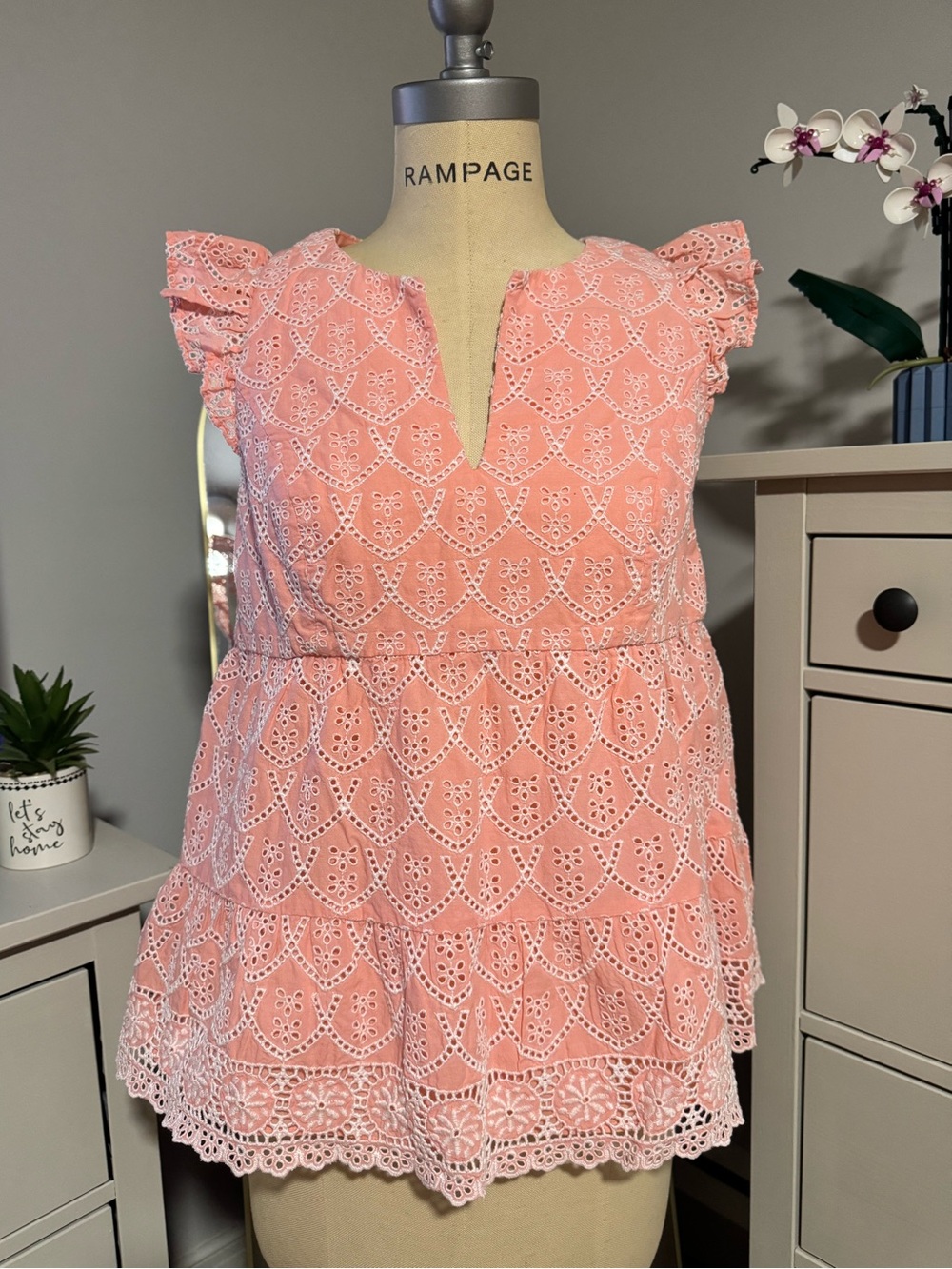 Lily Pulitzer Keila Eyelet‎ Top Peach Hyacinth Size 6 Flutter Sleeve